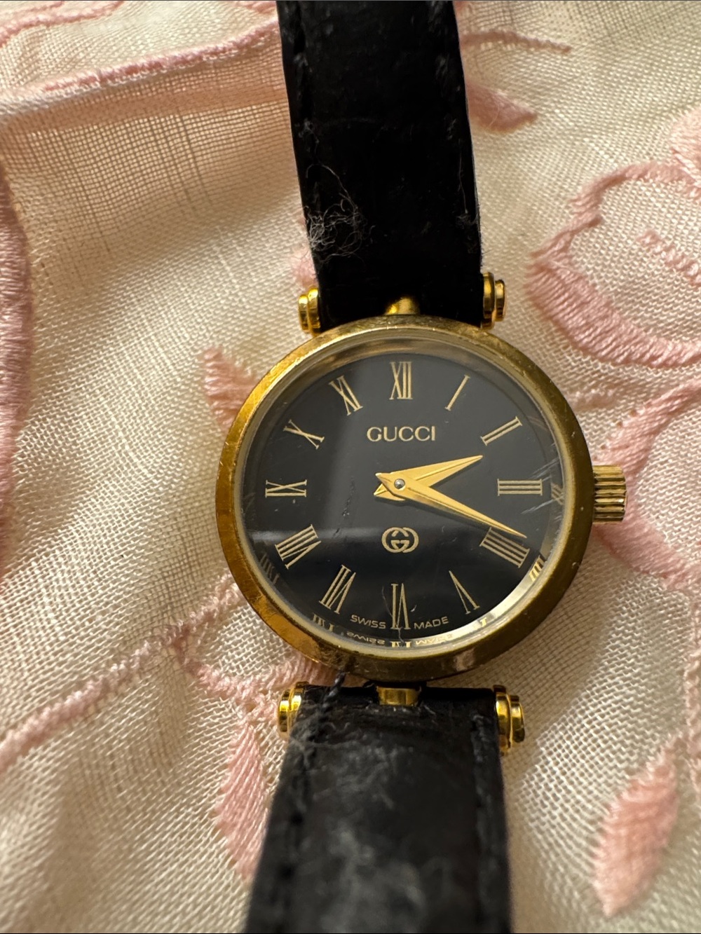 Gucci Black Dial Gold-Tone Round Men's Watch